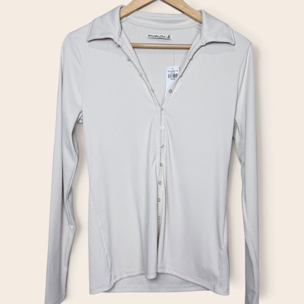 Abercrombie & Fitch Ribbed Button Down Top M beige Collared Minimalist NWT